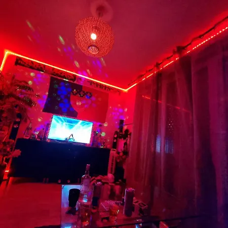 Séjour chez l'habitant Appart Privé Sexy Love Cosy Lib Proche Centre Gare A Pied